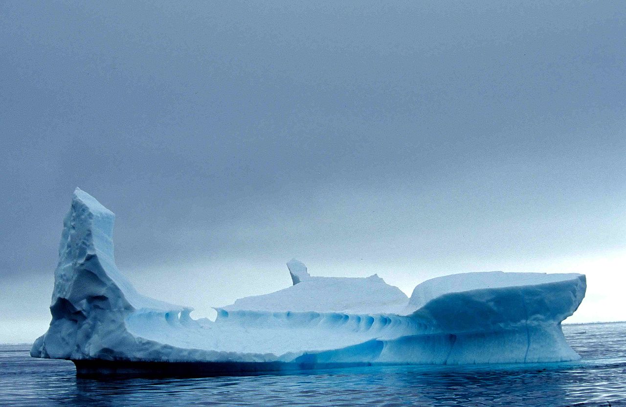 1280px-Iceberg_10_2001_07_23