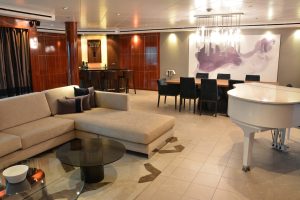 Owners' Suite on Norwegian Pearl