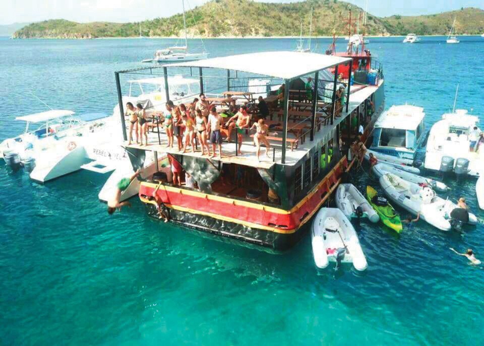 Willy T Floating Bar, Tortola