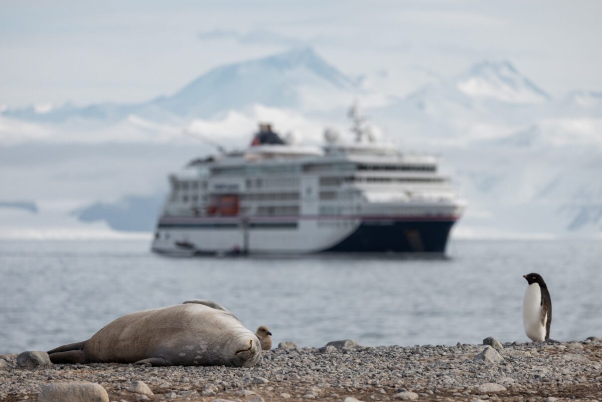 The HANSEATIC inspiration has successfully completed the semi-circumnavigation of Antarctica after 32 days. | Photo: Hapag-Lloyd Cruises