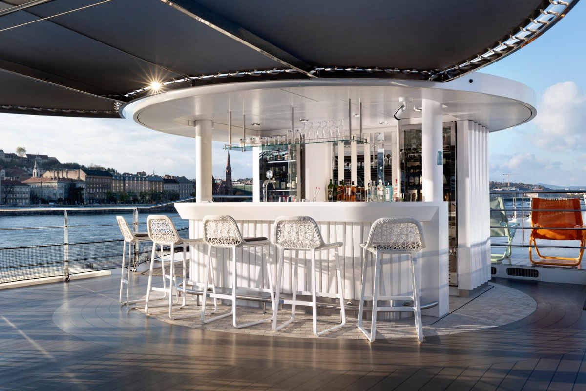 The Vista Bar aboard Uniworld's S.S. Elisabeth.