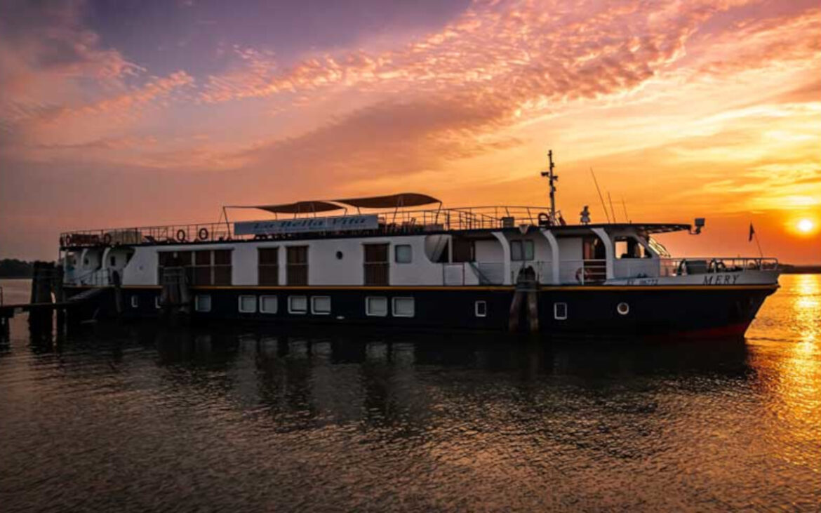 La Bella Vita, courtesy of Barge Lady Cruises