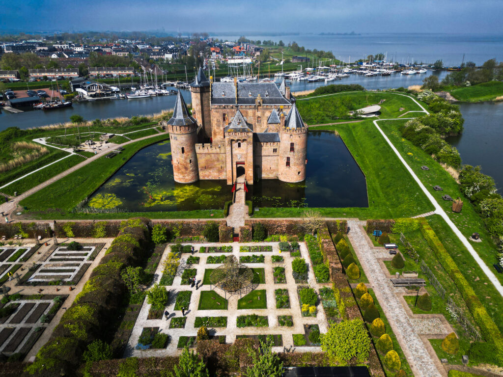 Lowland Castle Grandeur lowland-castle-grandeur